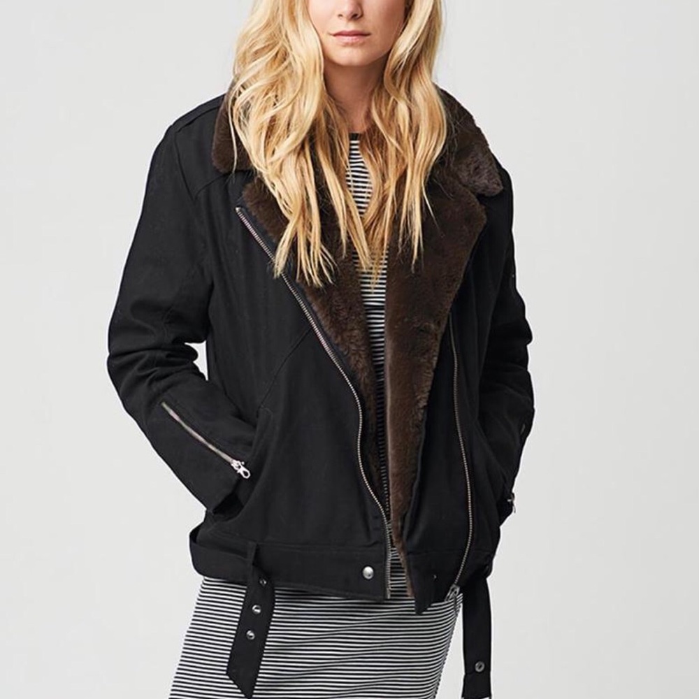 Volcom Black Jacket with Brown Faux Fur Lining